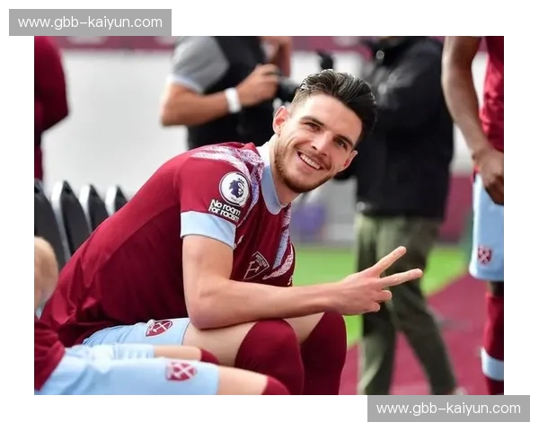 铁锤重击还是樱桃奇袭？伦敦碗下的英超狂想曲：西汉姆联vs伯恩茅斯全景解析